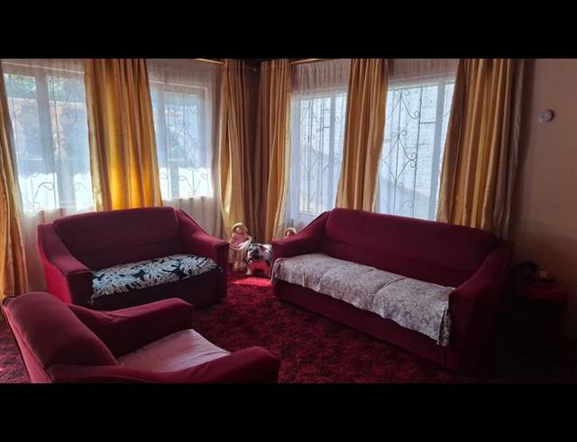 5 BEDROOM HOUSE FOR SALE IN CROSSMOOR